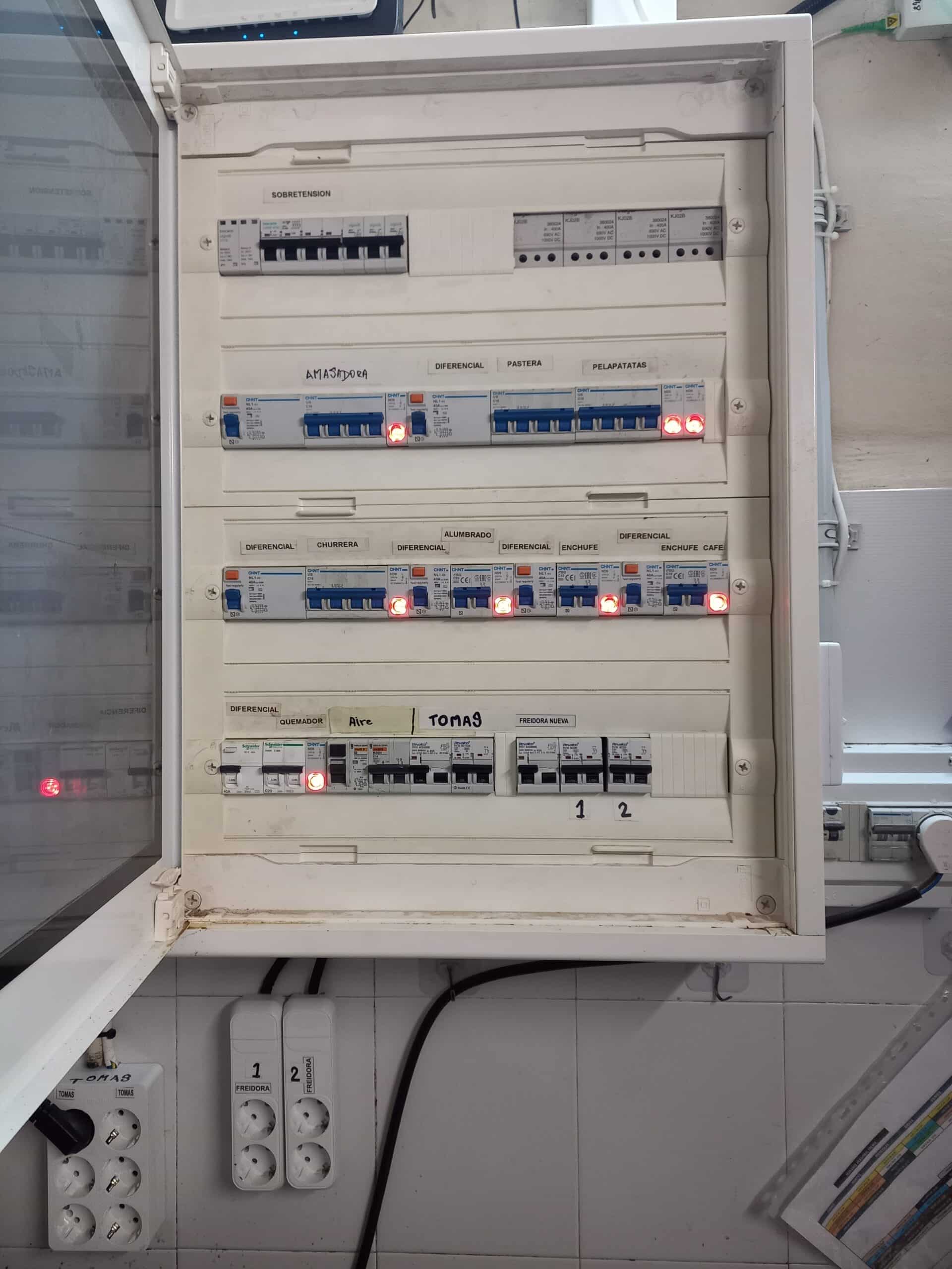 Instalación eléctrica eficiente en vivienda moderna